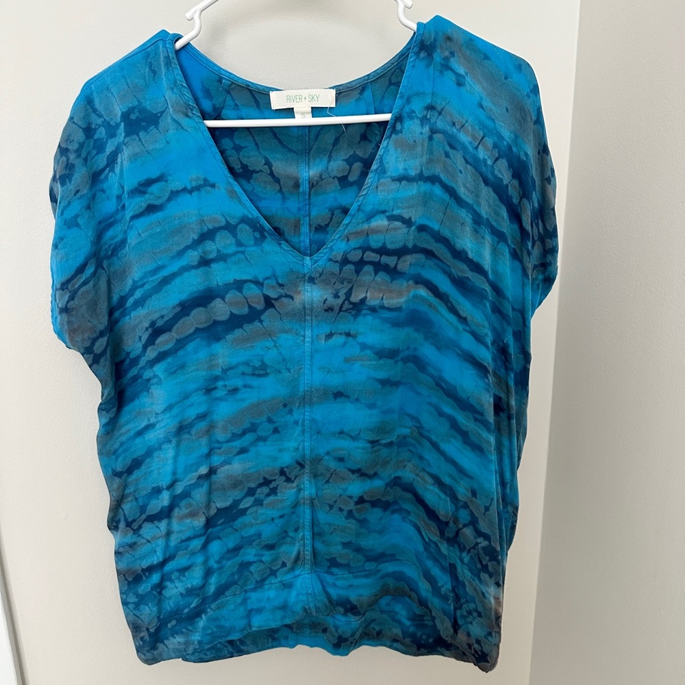 River + Sky Blue Tie-Dye Women's Top EUC